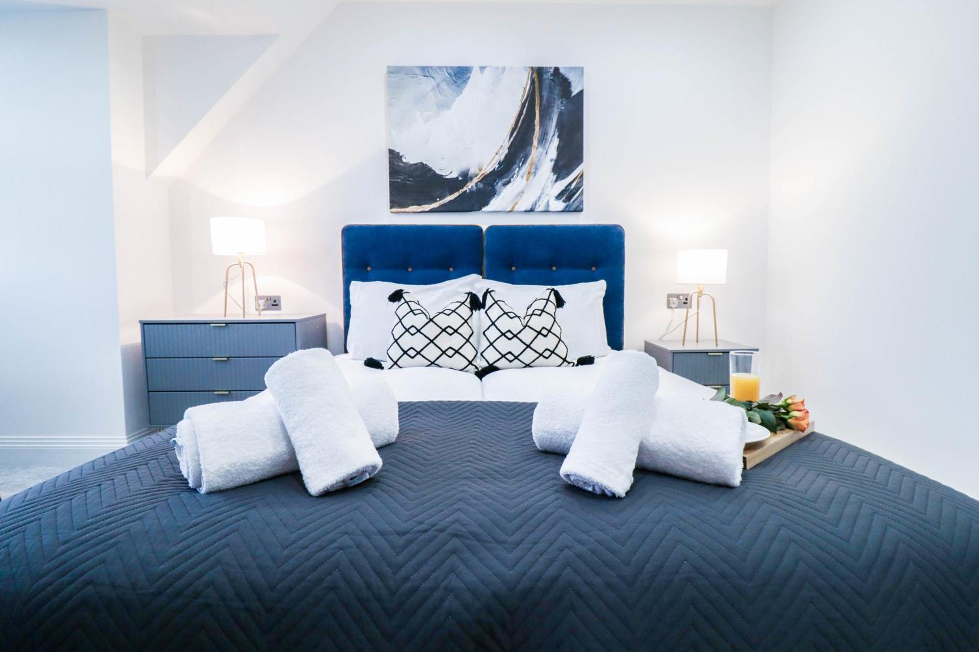 Elegant Apartments In Staines L Free Onsite Parking Exterior foto